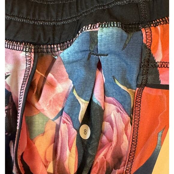 Lululemon Free Range Secret Garden Shorts Womens 8 Floral Pink 4 Way Stretch - Picture 5 of 5